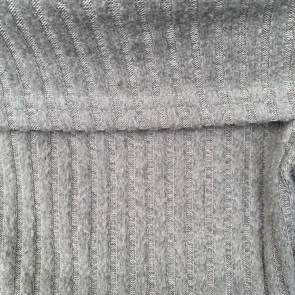 Off The Shoulder Ribbed Top - Picture 2 of 2